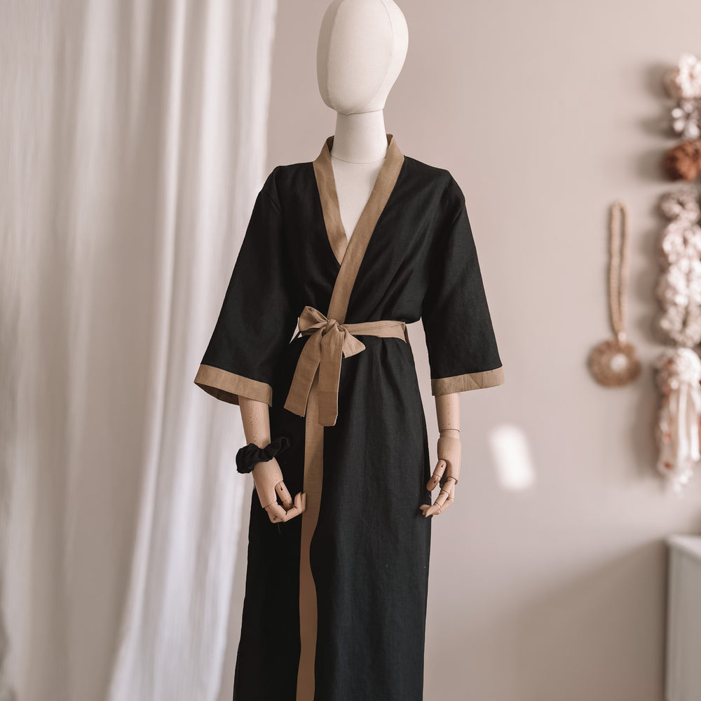 
                      
                        Linen robe  / colorblock - black
                      
                    