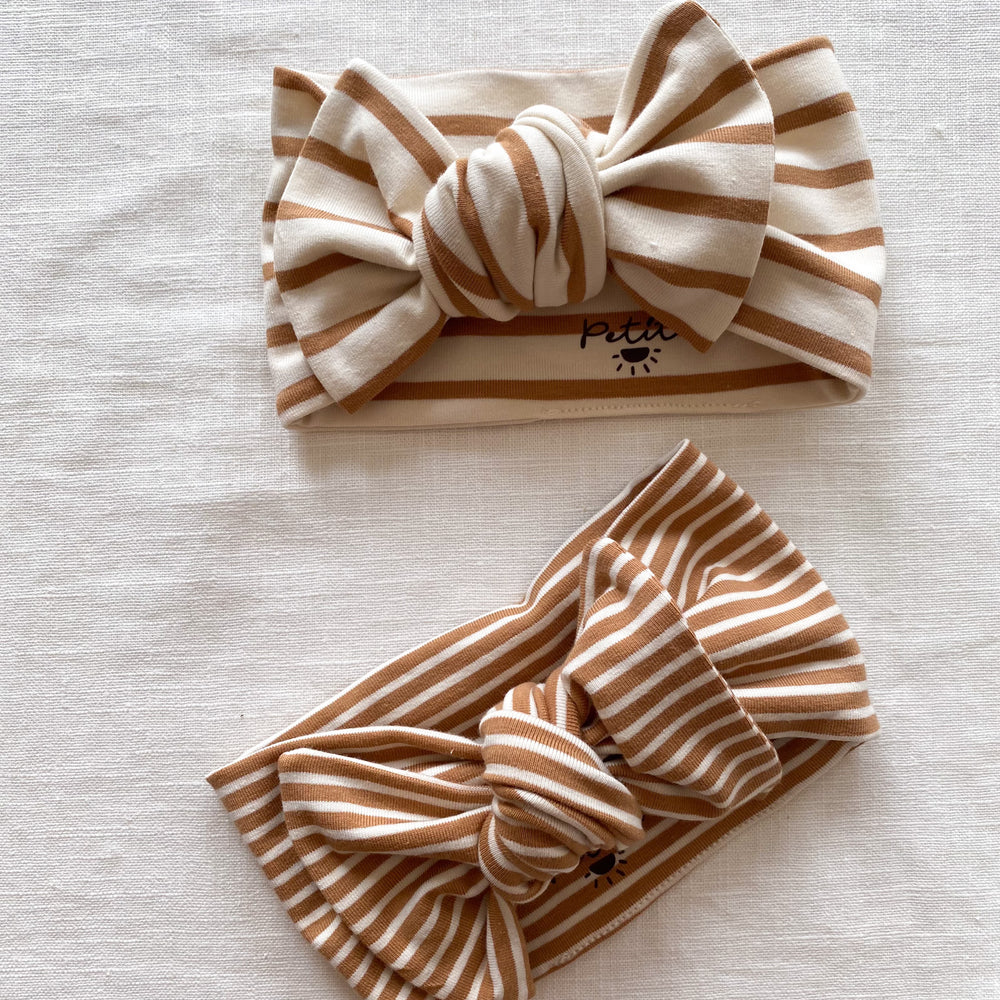 
                      
                        Bow headband / caramel stripes
                      
                    