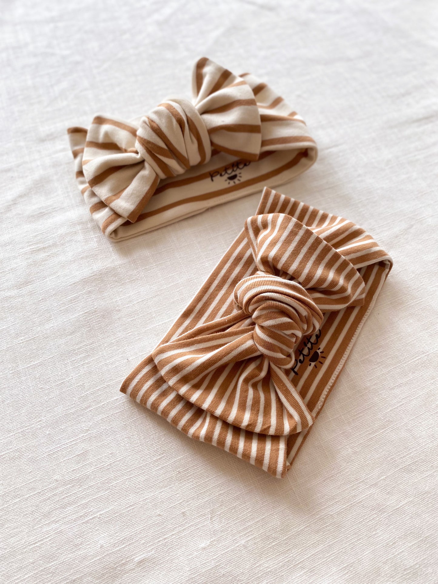 Load image into Gallery viewer, Bow headband / caramel stripes

