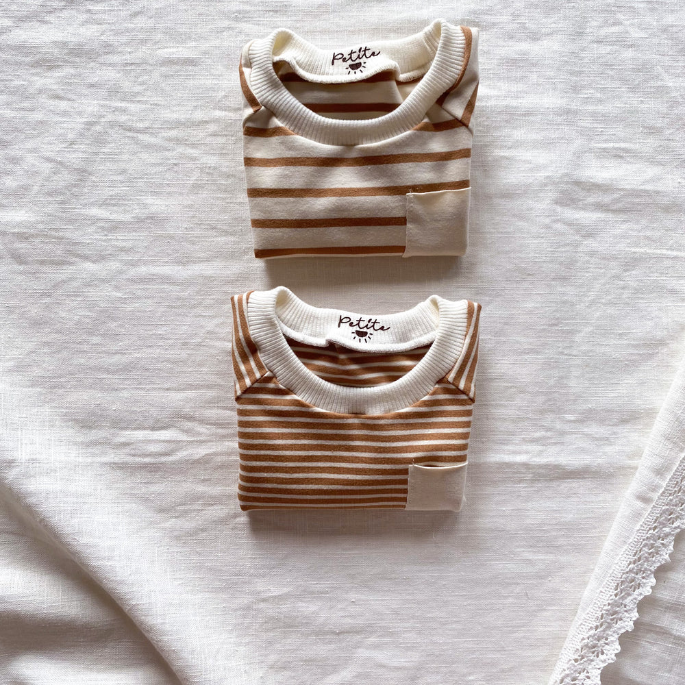 
                      
                        Kids T-shirt / caramel stripes
                      
                    