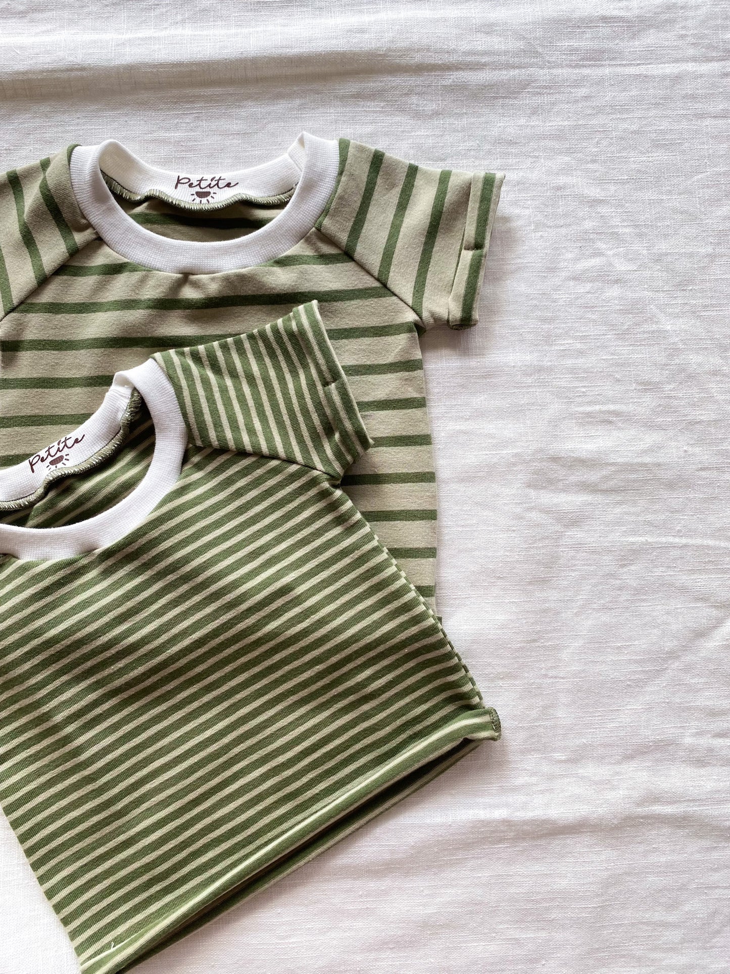 Load image into Gallery viewer, Kids T-shirt / olive stripes
