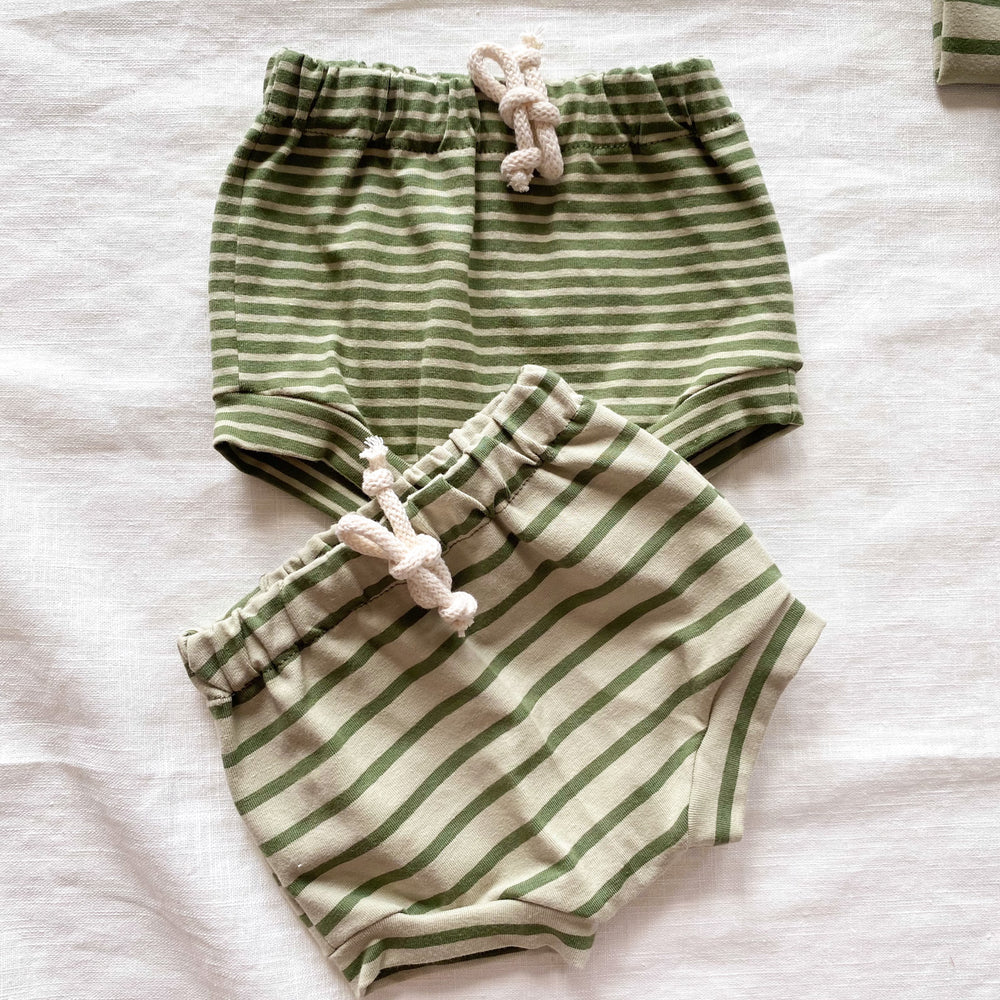 
                      
                        Baby boy shorts / olive stripes
                      
                    