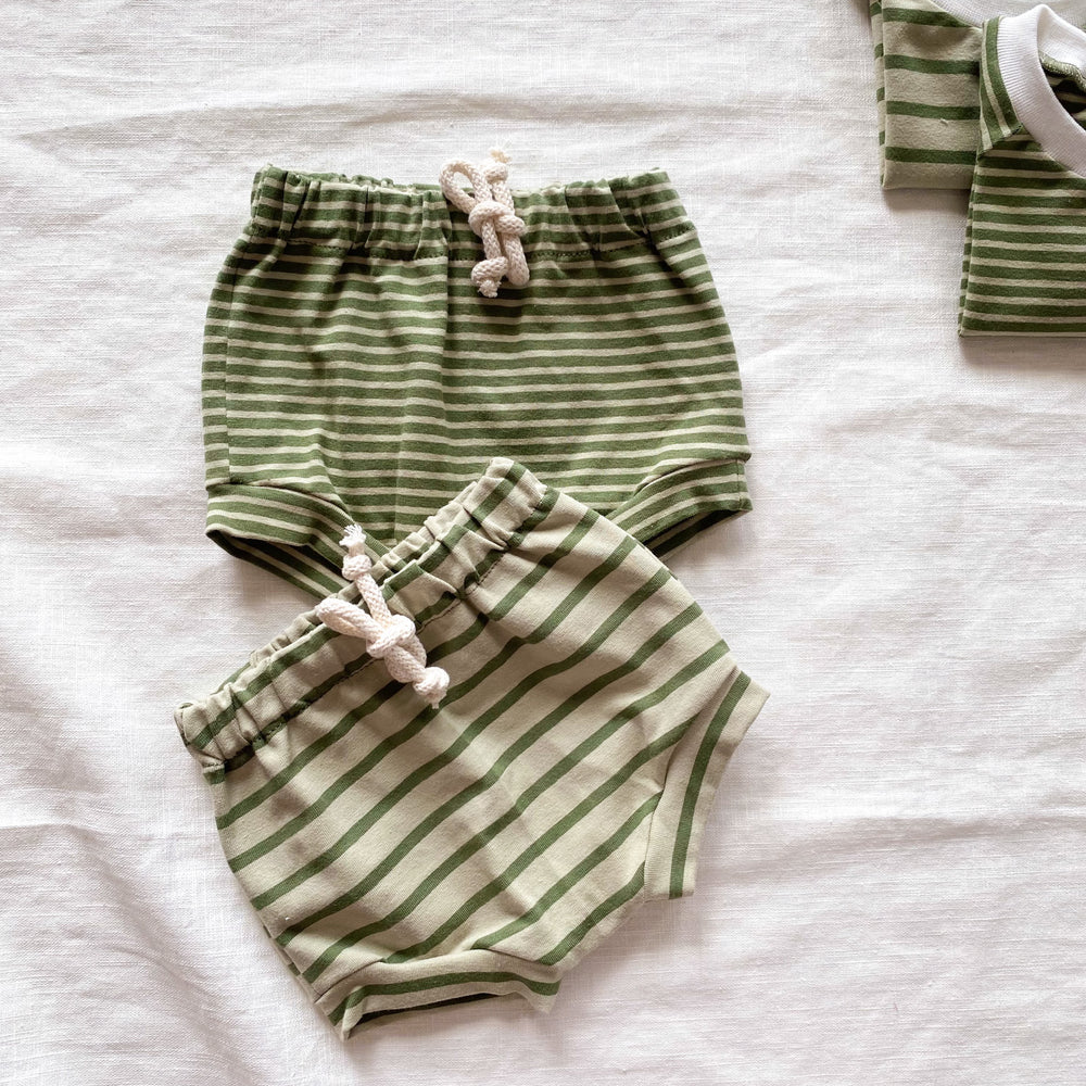 
                      
                        Baby boy shorts / olive stripes
                      
                    