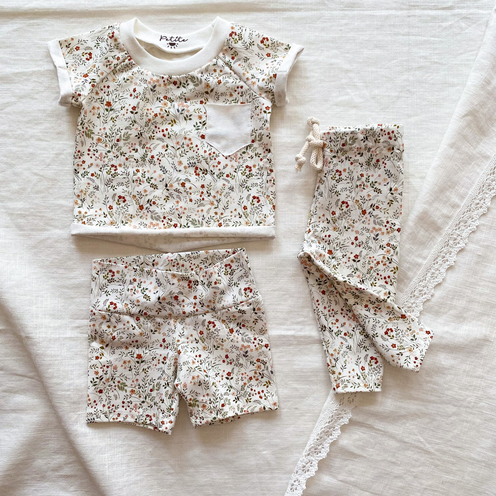 
                      
                        Kids T-shirt / wildflowers
                      
                    