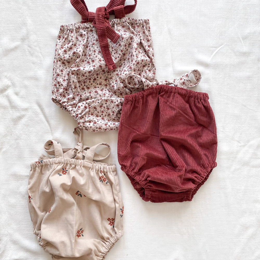 
                      
                        Cotton romper / vintage burgundy flowers
                      
                    