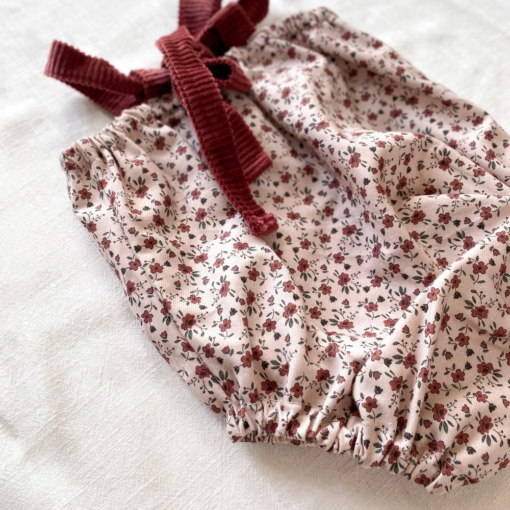 
                      
                        Cotton romper / vintage burgundy flowers
                      
                    