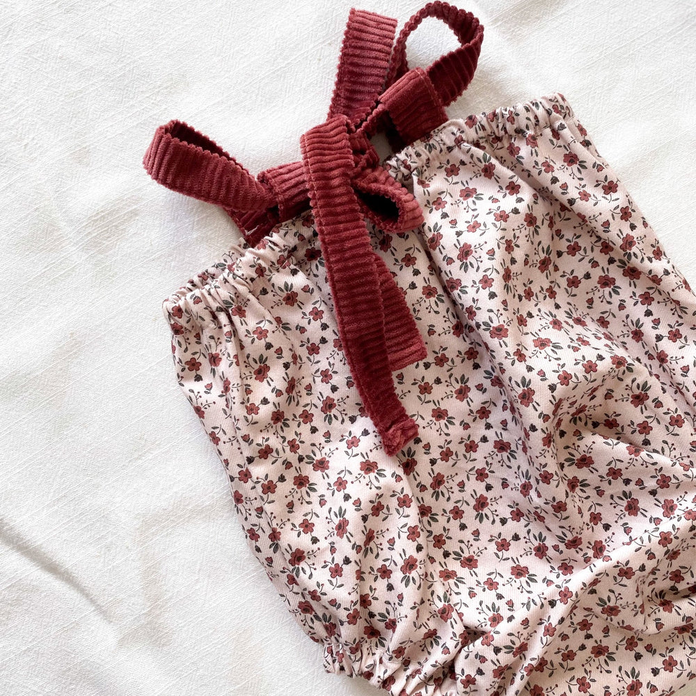 
                      
                        Cotton romper / vintage burgundy flowers
                      
                    