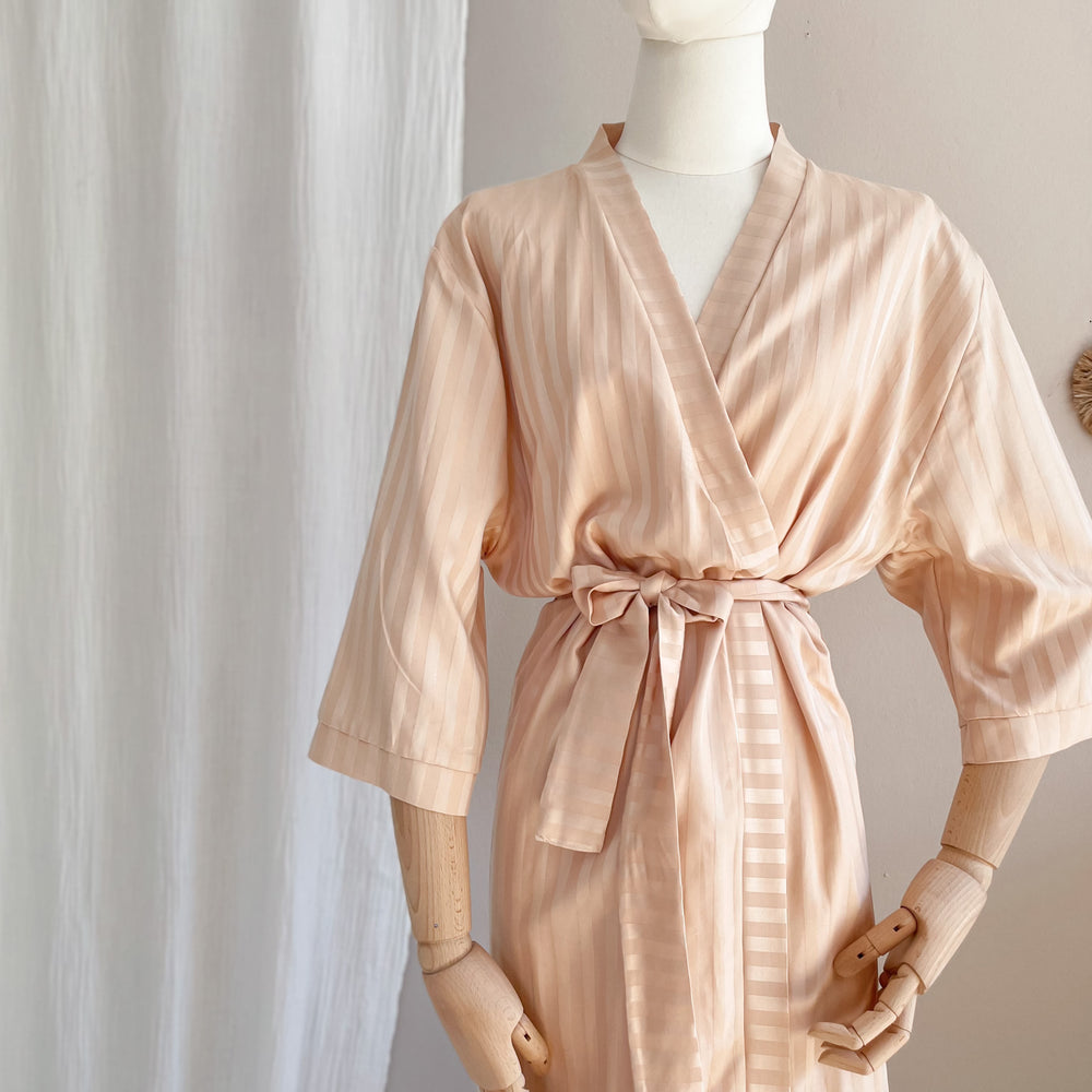 
                      
                        Stripe viscose kimono / skin
                      
                    