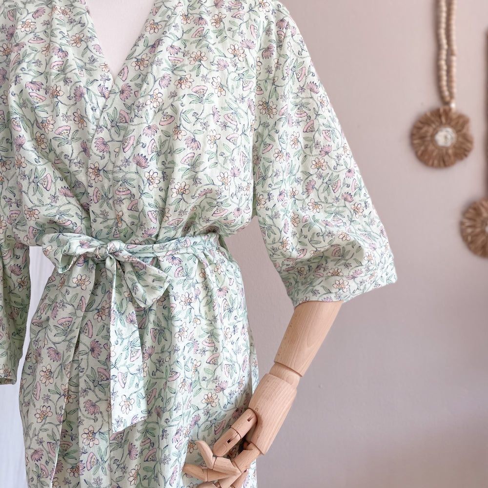 
                      
                        Linen + viscose kimono / mint
                      
                    