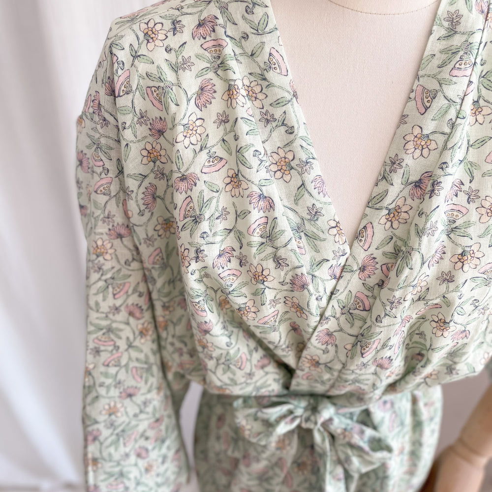 
                      
                        Linen + viscose kimono / mint
                      
                    