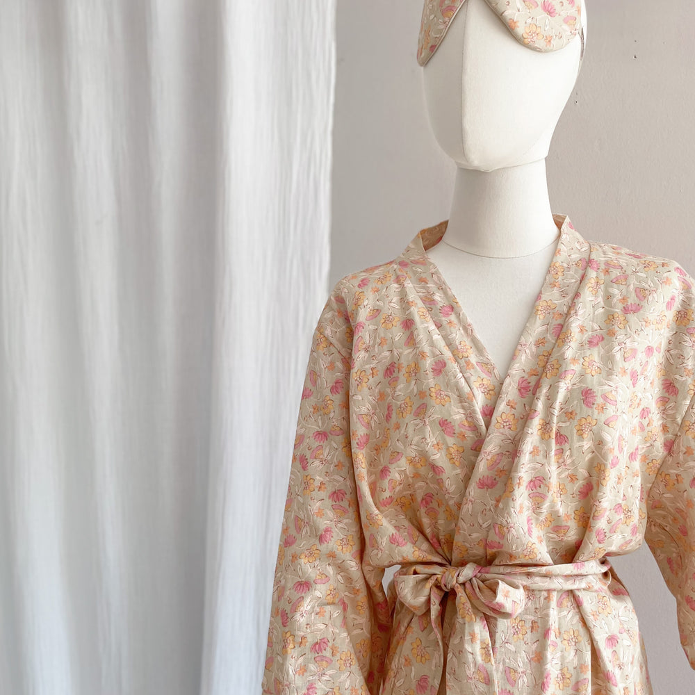 
                      
                        Linen + viscose kimono / pistachio
                      
                    