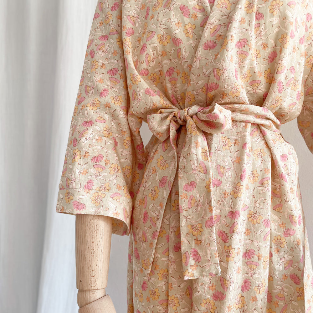 
                      
                        Linen + viscose kimono / pistachio
                      
                    