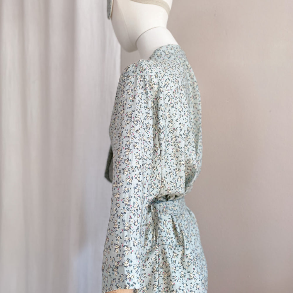 
                      
                        Linen + viscose kimono / little flowers - mint
                      
                    