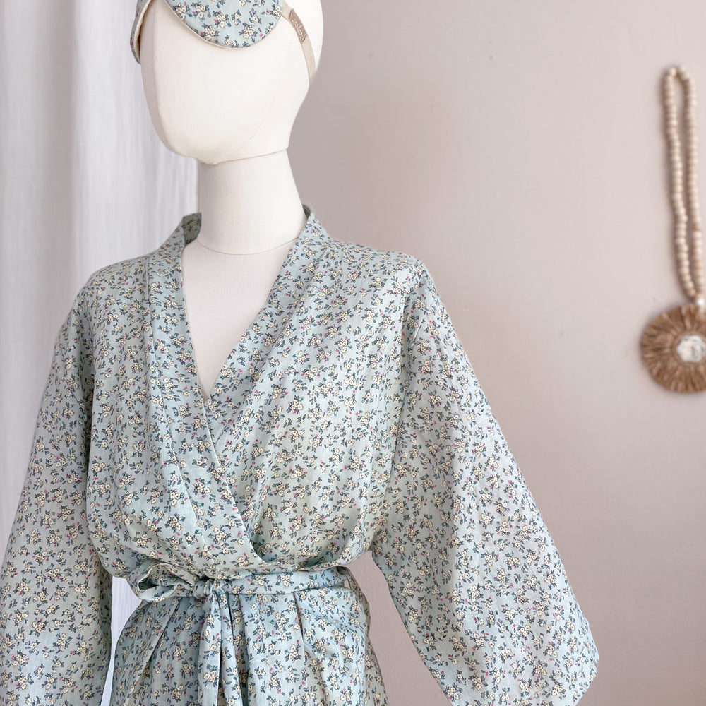 
                      
                        Linen + viscose kimono / little flowers - mint
                      
                    