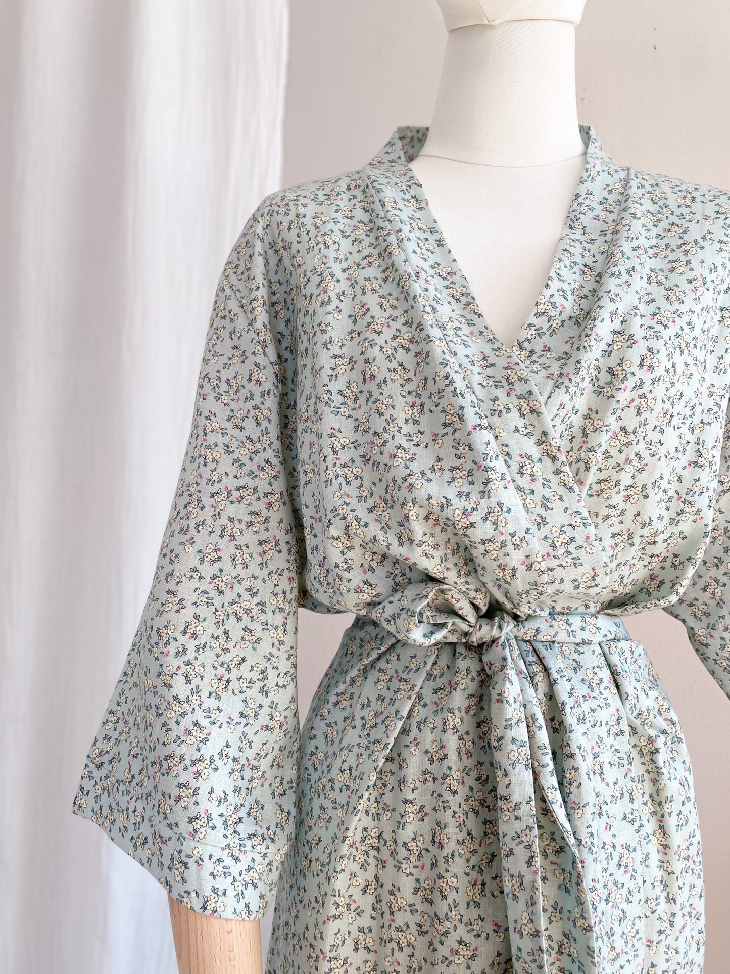 Linen + viscose kimono / little flowers - mint