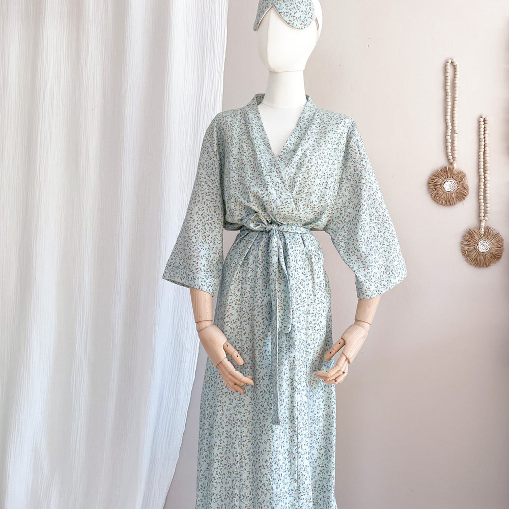 
                      
                        Linen + viscose kimono / little flowers - mint
                      
                    