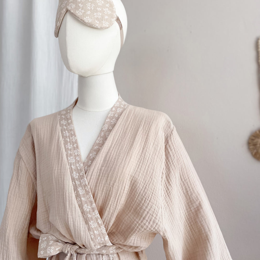 
                      
                        Muslin kimono /  beige
                      
                    