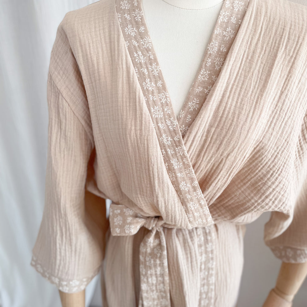 
                      
                        Muslin kimono /  beige
                      
                    