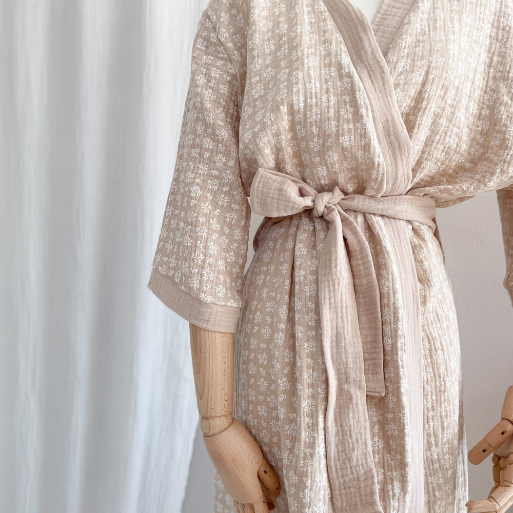 
                      
                        Muslin kimono /  branches - beige
                      
                    