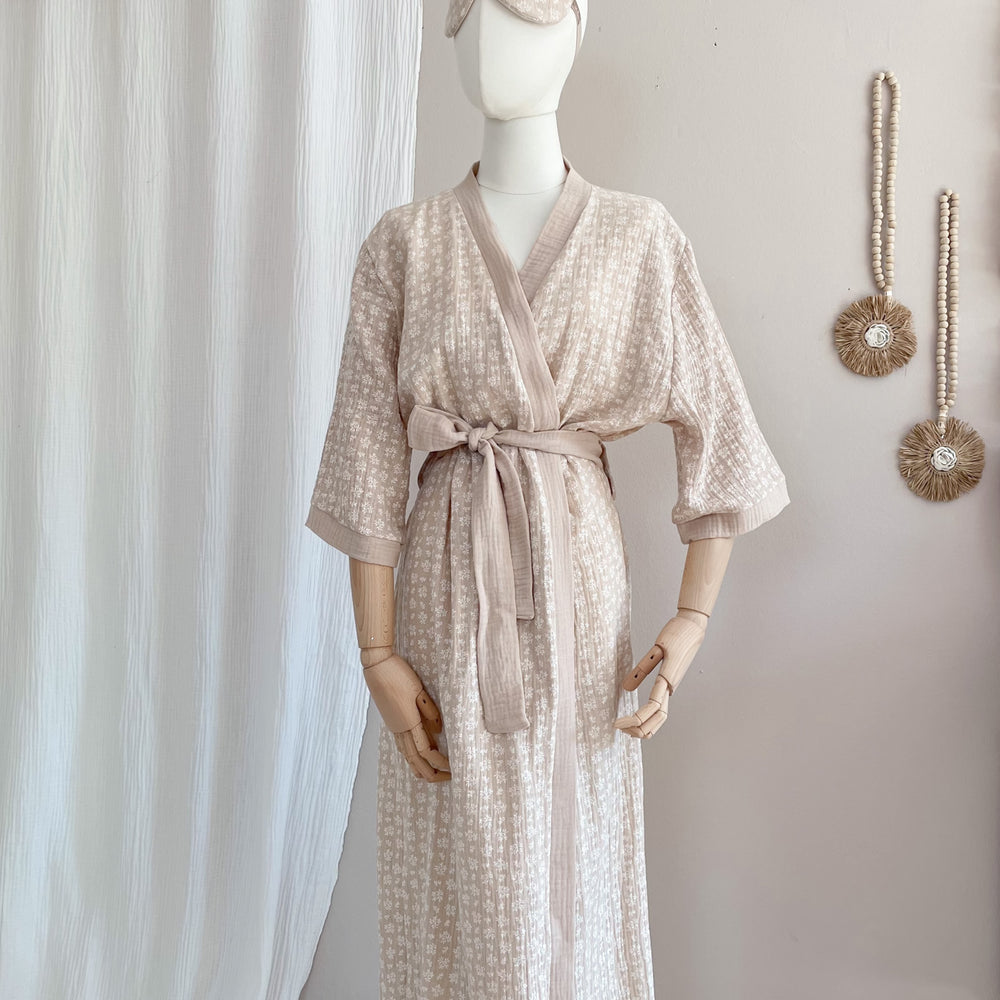 
                      
                        Muslin kimono /  branches - beige
                      
                    