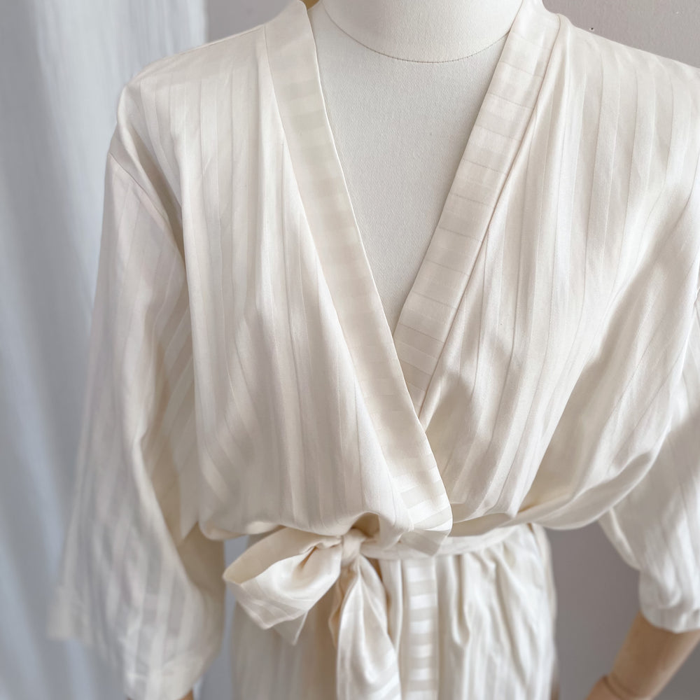 
                      
                        Stripe viscose kimono / ivory
                      
                    