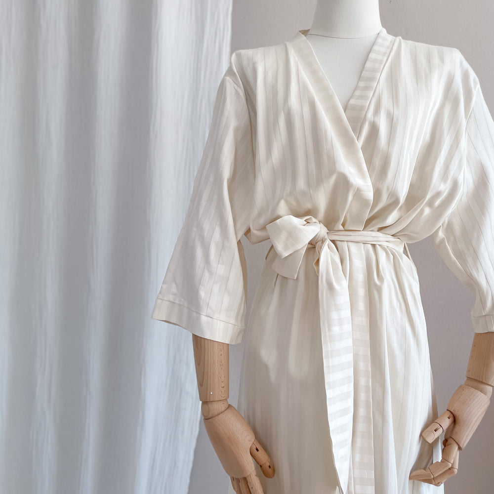 
                      
                        Stripe viscose kimono / ivory
                      
                    