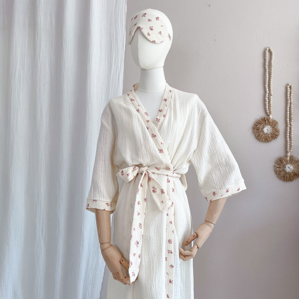 
                      
                        Muslin kimono /  ecru
                      
                    