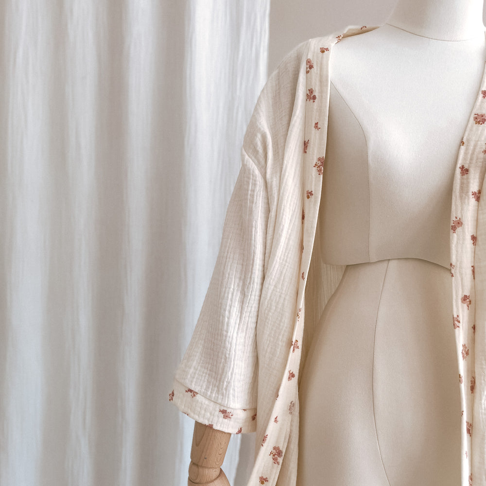 
                      
                        Muslin kimono /  ecru
                      
                    