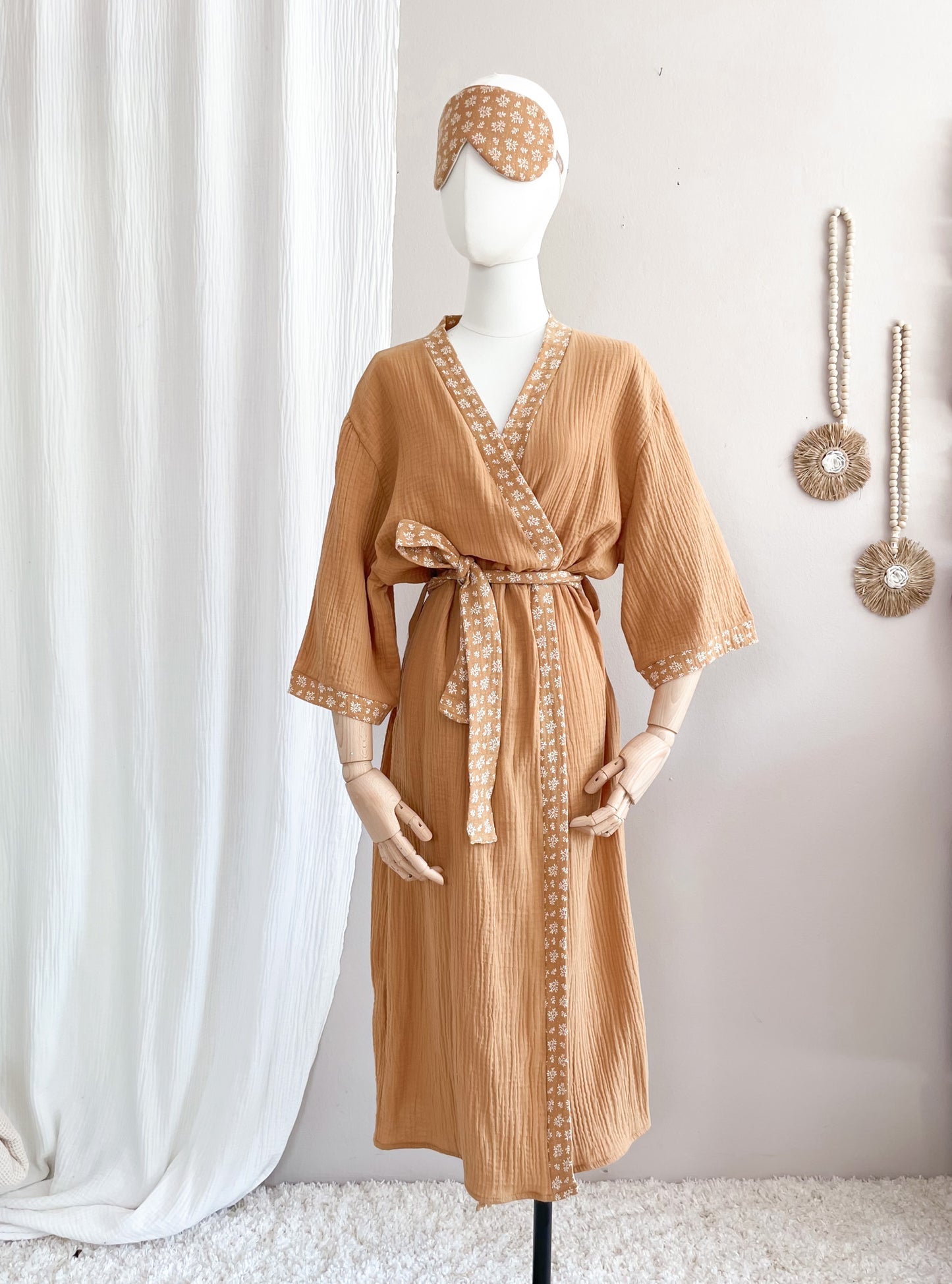 Load image into Gallery viewer, Muslin kimono /  caramel
