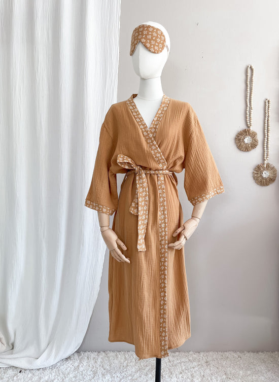 Load image into Gallery viewer, Muslin kimono /  caramel
