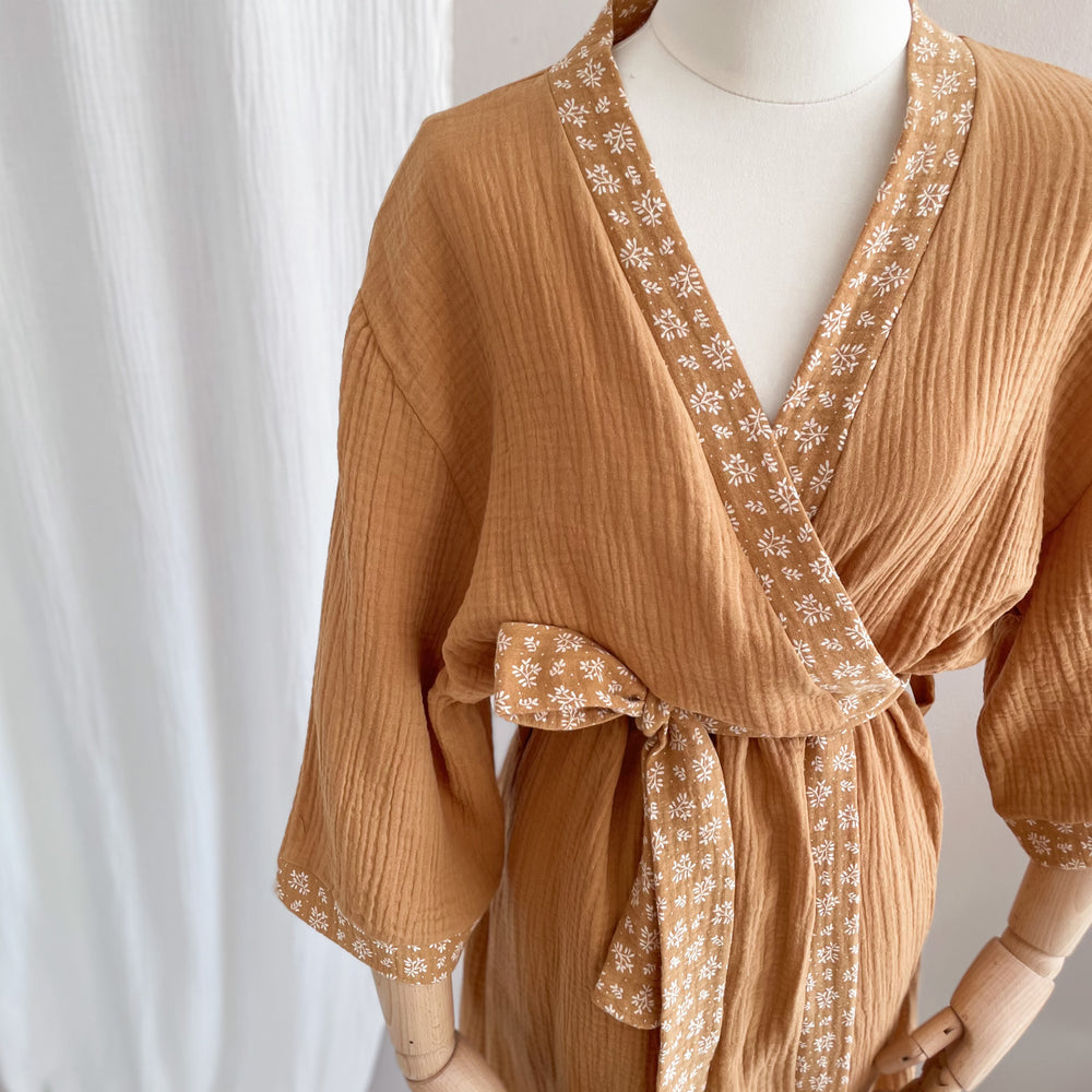 
                      
                        Muslin kimono /  caramel
                      
                    