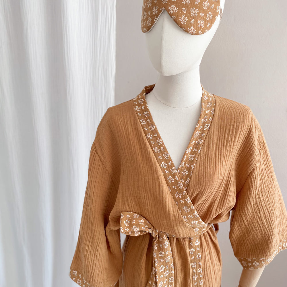 
                      
                        Muslin kimono /  caramel
                      
                    