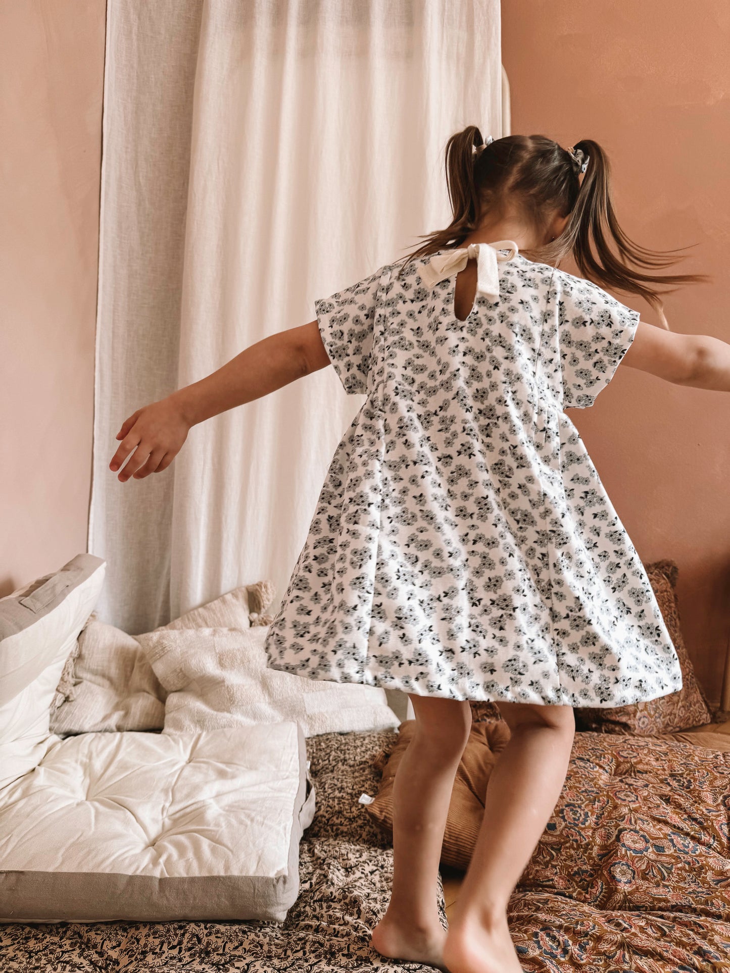 Malia linen dress / tiny flowers - ivory + light blue