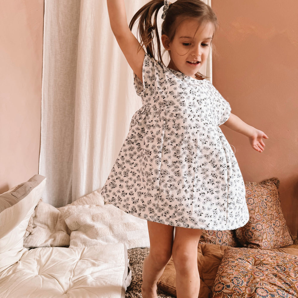 Malia linen dress / tiny flowers - ivory + light blue