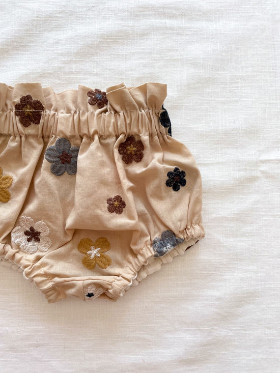 Baby bloomers / embroidered boho flowers - beige