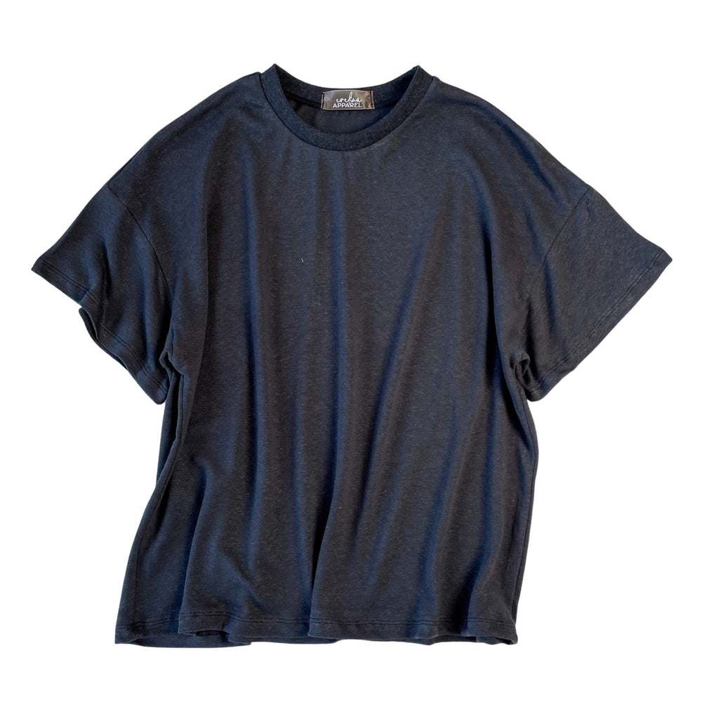 
                      
                        Linen t-shirt / charcoal
                      
                    