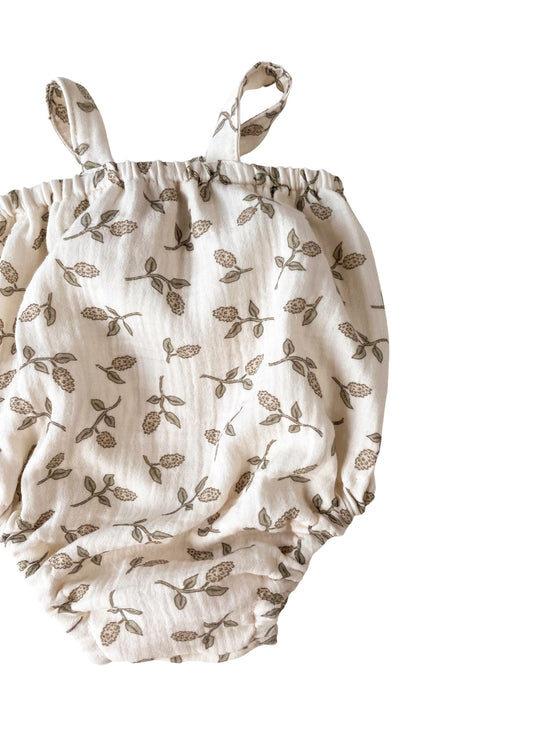 Muslin romper / simple flowers