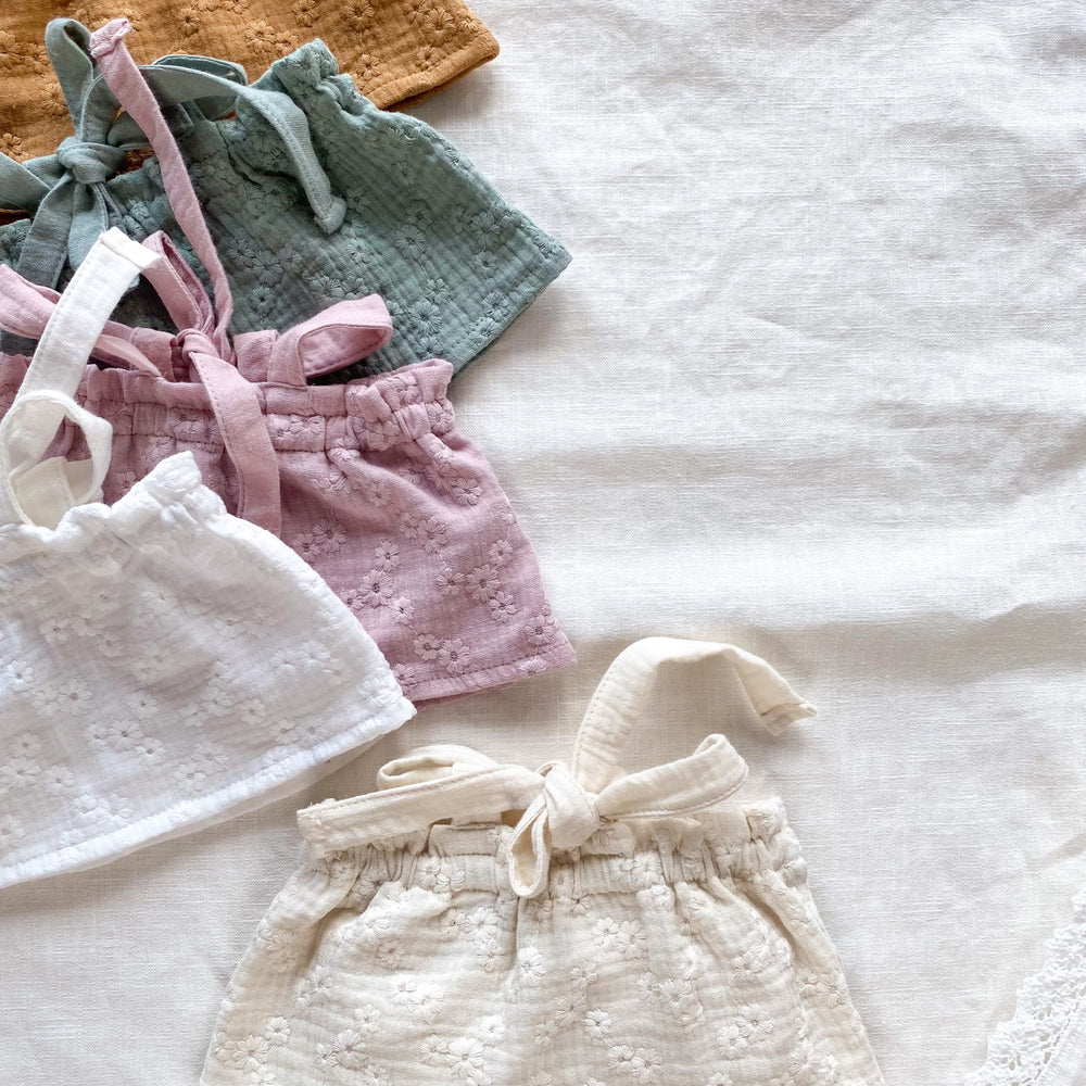 
                      
                        Baby muslin top / embroidered
                      
                    