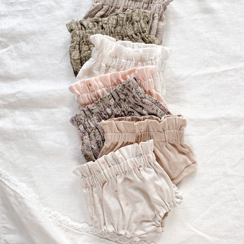 
                      
                        Grab bag / girly bloomers
                      
                    