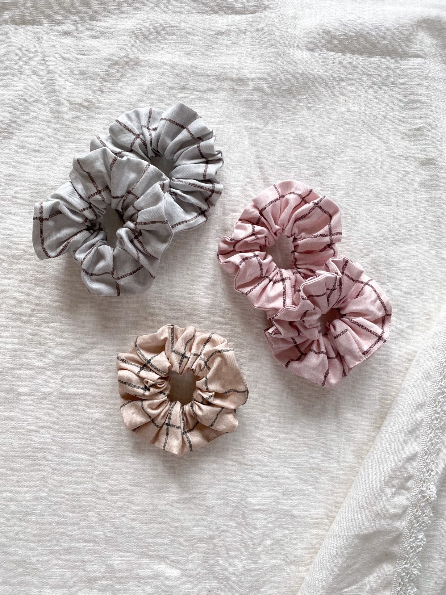 Wide cotton scrunchie