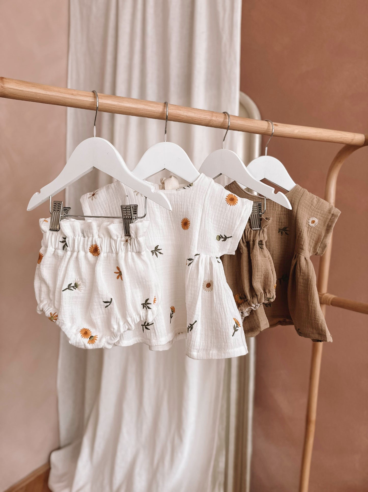 Baby bloomers / embroidered spring floral - beige