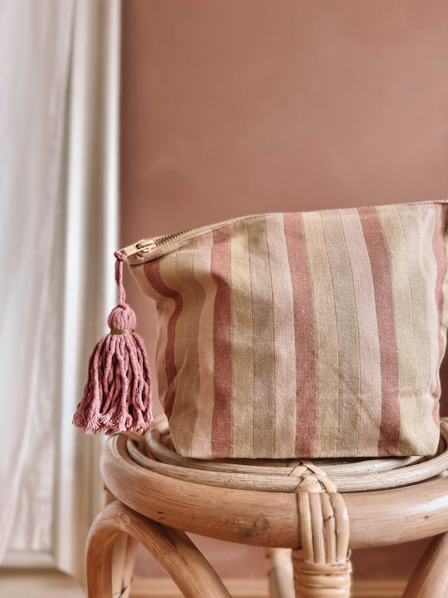 Make up bag / pastel stripes