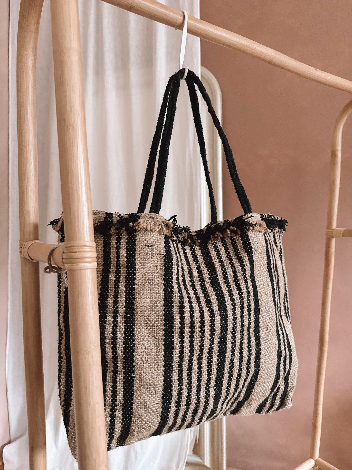 Handwoven striped bag - black