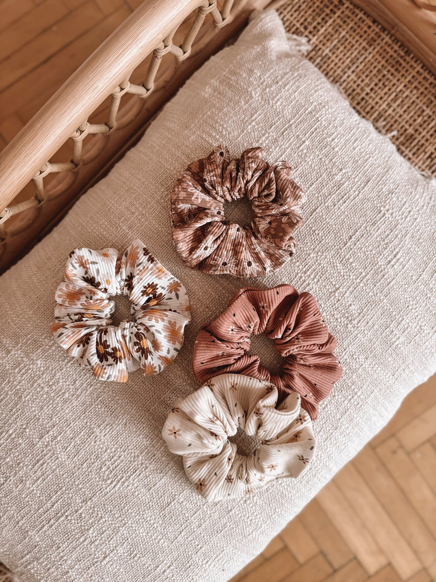 Rebrasti scrunchie / floral