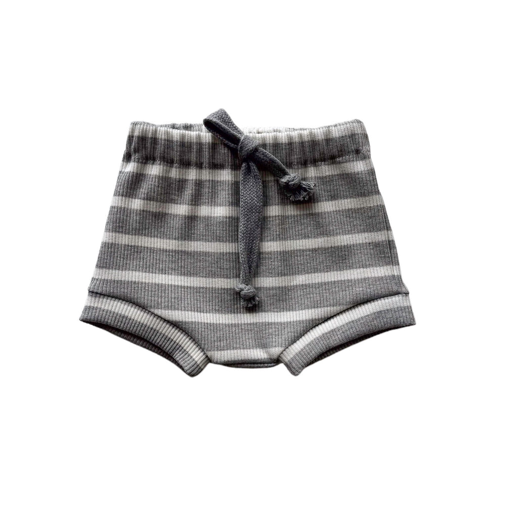 
                      
                        Baby boy shorts / stripes
                      
                    