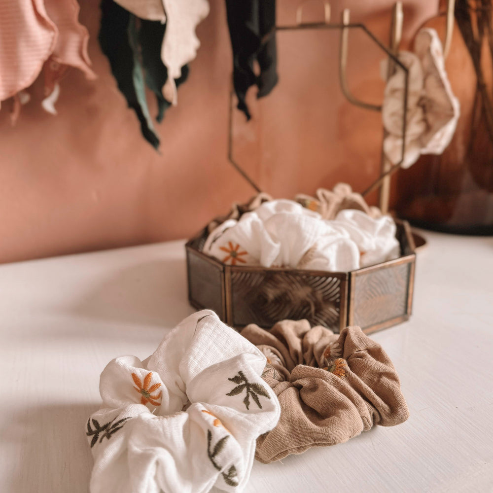 
                      
                        Scrunchie / spring floral embroidered muslin
                      
                    