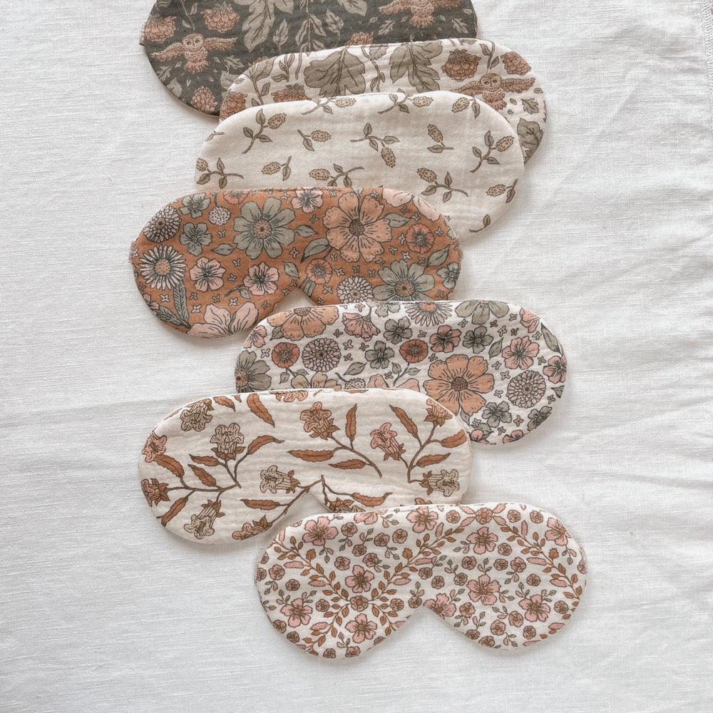 
                      
                        Muslin sleep masks / Ecru Bold Floral
                      
                    