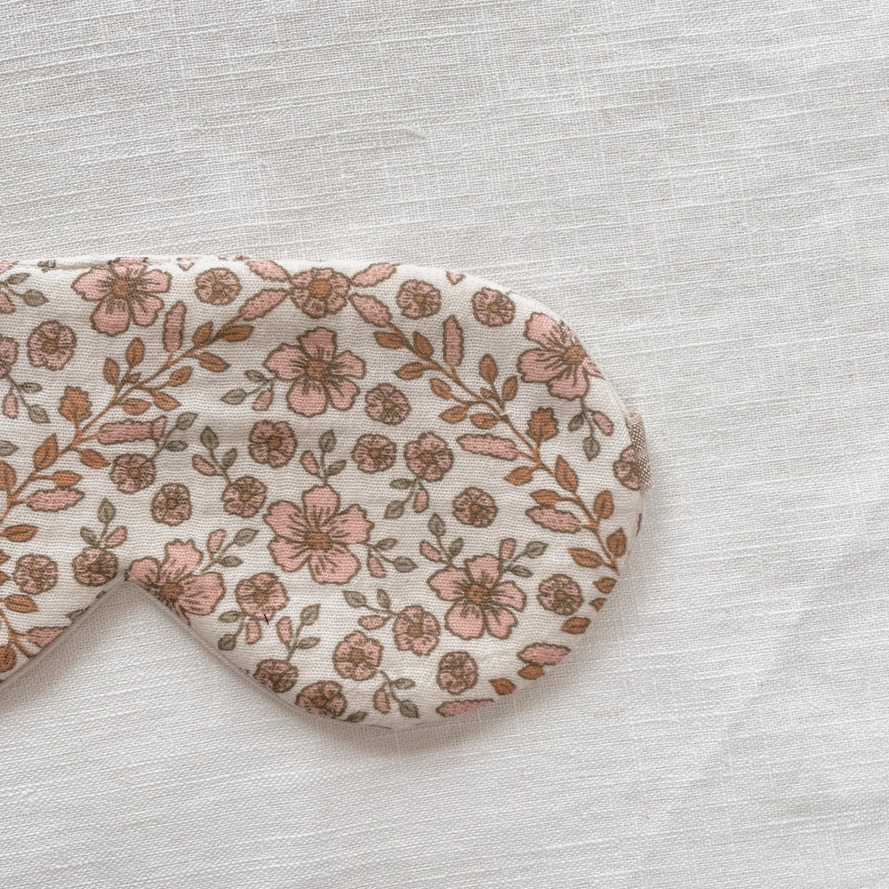 
                      
                        Muslin sleep masks / Floral garland
                      
                    