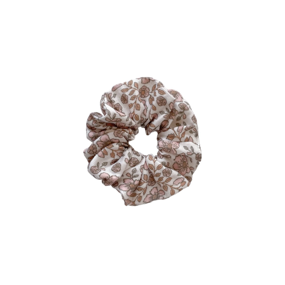 
                      
                        Scrunchie / cvetlična girlanda
                      
                    