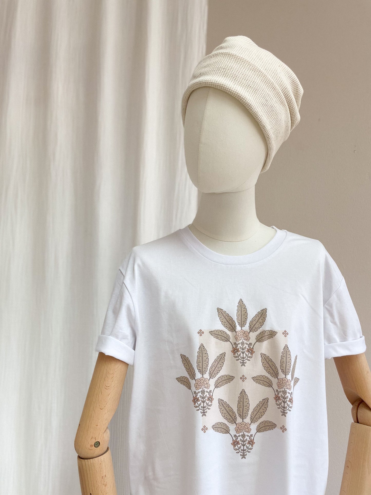 T-shirt dress / Girly palms / white
